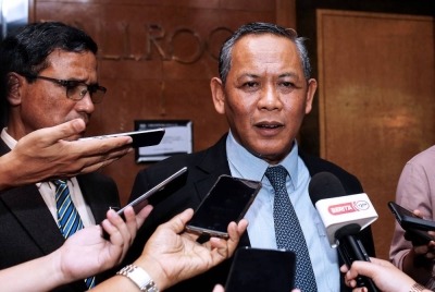 Aminuddin ketika bertemu para pengamal media pada majlis Apresiasi sempena Sambutan Hari Kebangsaan 2022 di Klana Resort, Seremban hari ini. - Foto Bernama