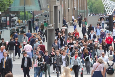 OECD beri amaran bahawa banyak negara di Eropah berkemungkinan hadapi kemelesetan tahun depan. - Foto 123RF