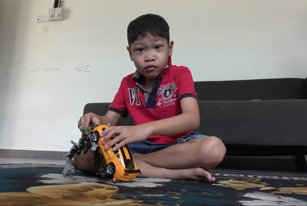 Mohamad Hazzim menderita penyakit jantung selain mengalami gangguan hiperaktif.