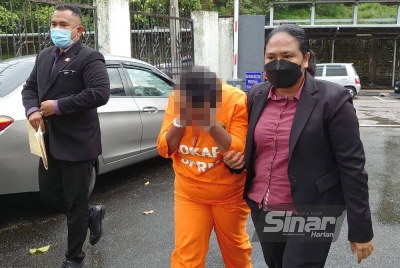 Seorang guru besar SJKT direman bagi membantu siasatan kes tuntutan palsu.