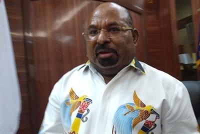 Enembe dikatakan turut memohon kebenaran mendapatkan rawatan di Singapura. - Foto: Agensi