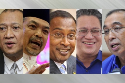  Dari kiri: Nazri, Jamil Khir, Zambry,Nur Jazlan dan Salleh Said