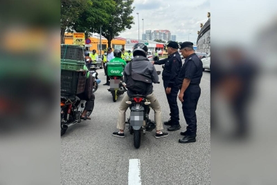 Operasi Khas Lampu Isyarat Merah dijalankan bermula 15 hingga 30 September di 1,659 lokasi di seluruh negara.