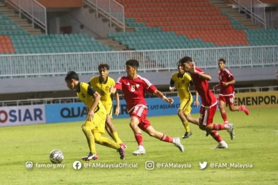 Antara aksi menarik Malaysia menentang UAE dalam perlawanan Kumpulan B Kelayakan Piala Asia B-17 2023 di Stadium Pakansari, Bogor, Indonesia. FOTO: Football Association of Malaysia