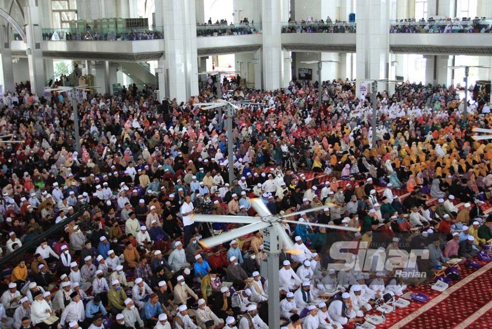 Ribuan peserta yang hadir pada majlis Konvokesyen Khatam Tadabbur My #QuranTime yang diadakan di Masjid Tuanku Mizan Zainal Abidin, Putrajaya berlangsung pada Sabtu. - - FOTO SINAR HARIAN/ ROSLI TALIB