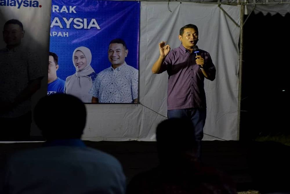 Rafizi berceramah pada program Jelajah Ayuh Malaysia di Tapak Ekspo Bukit Baldwin di Tapah pada Sabtu