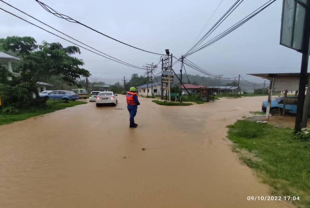 Antara lokasi yang dinaiki air di Penampang.