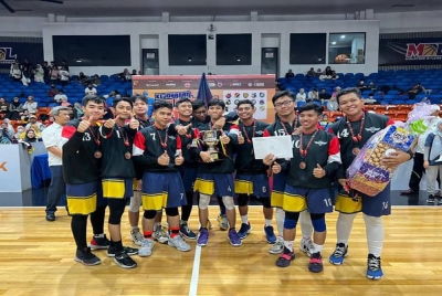 Skuad SAS menjuarai Kejohanan Bola Keranjang SBP bagi kategori lelaki pada Sabtu. - Foto Facebook Tigers Supers Sports.