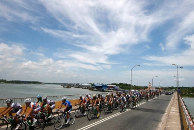 Le Tour de Langkawi (LTdL) 2022 bermula Selasa ini akan membabitkan jarak keseluruhan 1,105.1 kilometer. - Foto AFP