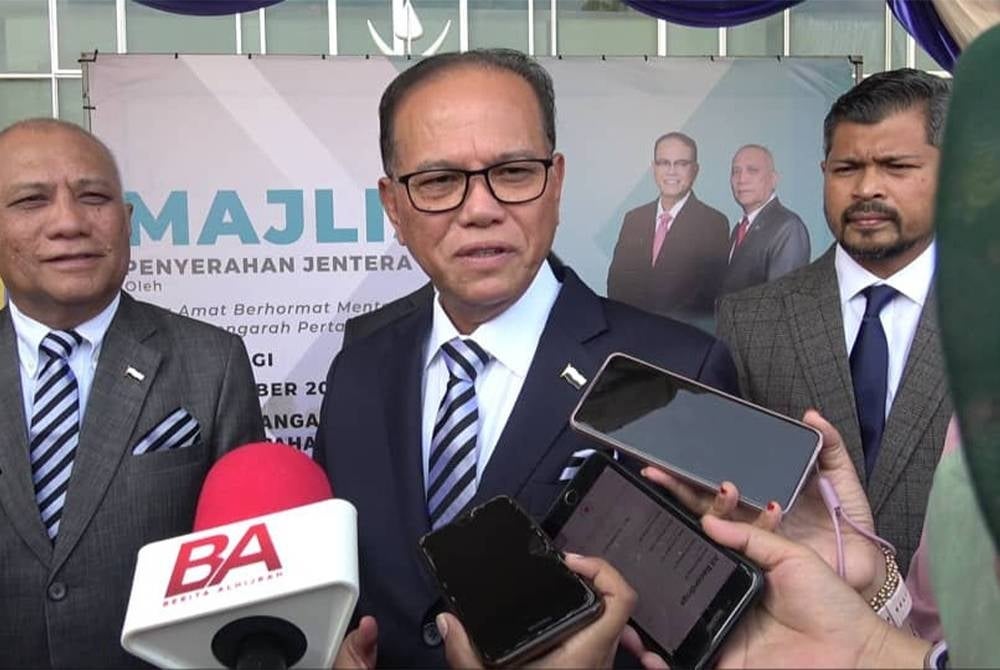 Wan Rosdy memaklumkan belum mendapat tarikh untuk menghadap Tengku Hassanal ketika mengadakan sidang akhbar di Wisma Sri Pahang di sini pada Selasa.