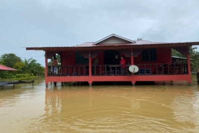 Jumlah mangsa banjir yang dipindahkan ke PPS di Sarawak meningkat kepada 38 orang pada Selasa. - Foto Suara Sarawak