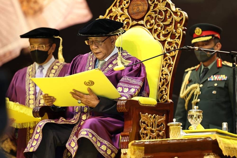 Sultan Sallehuddin Sultan Badlishah bertitah sempena Istiadat Konvokesyen UniSHAMS kali ke-24 di Kuala Ketil dekat sini, pada Rabu. - Foto UniSHAMS
