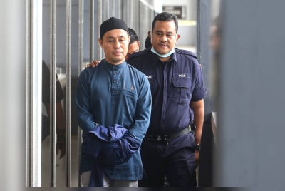 PU Azman hadir ke Mahkamah Sesyen pada Rabu.