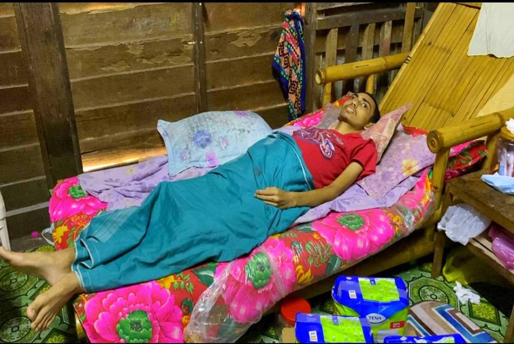 Ahmad Danish diuji hilang penglihatan dan pendengaran, sukar bertutur serta hanya mampu terlantar selepas doktor mengesahkan dia menghidap penyakit leukemia.