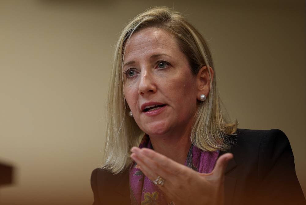 Brown semasa sesi meja bulat bersama media Malaysia di Kedutaan AS di Malaysia di sini, pada Jumaat. - Gambar Bernama