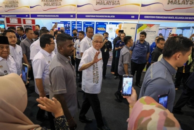Ismail Sabri (tengah) menghadiri Majlis Perasmian Jelajah Aspirasi Keluarga Malaysia Negeri Melaka di Pusat Dagangan Antarabangsa Melaka (MITC) dekat Ayer Keroh, pada Jumaat. - Foto Bernama
