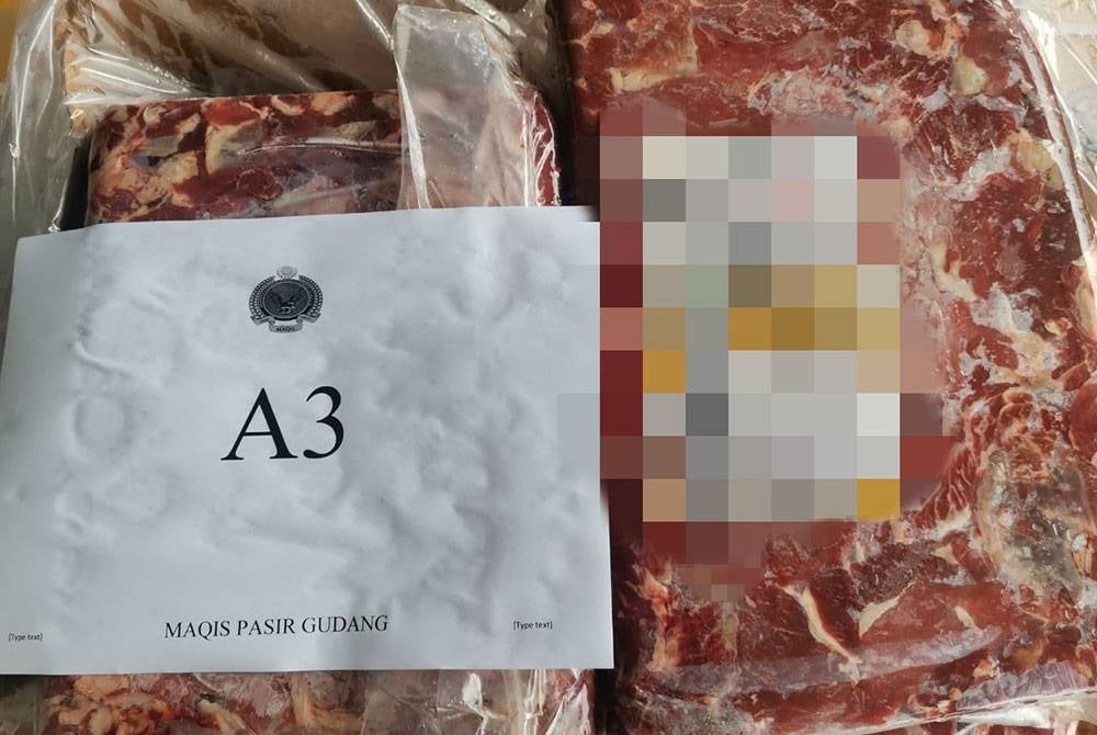 Produk ruminan daging kerbau sejuk beku dari India yang dirampas di Pelabuhan Pasir Gudang pada Khamis.