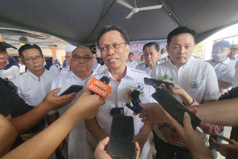 Mohd Shafie ketika ditemui pemberita selepas menghadiri program Jelajah dan Pelancaran Jentera Pilihan Raya Parti Warisan Bahagian Papar di Kampung Mook, Kinarut, Papar pada Sabtu.