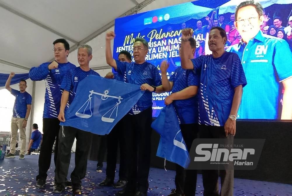 Jalaluddin (empat kiri) sedia pertahankan kerusinya di Parlimen Jelebu.