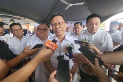 Mohd Shafie ketika ditemui pemberita selepas menghadiri program Jelajah dan Pelancaran Jentera Pilihan Raya Parti Warisan Bahagian Papar di Kampung Mook, Kinarut, Papar pada Sabtu.