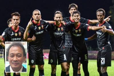 Sarawak United akan mengemukakan rayuan untuk mendapatkan lesen untuk beraksi dalam saingan Liga M musim depan. Gambar kecil: Posa Majais