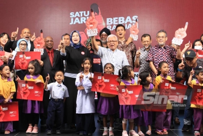 Majlis pelancaran dan sidang media Satu Jari Bebas Rasuah yang diadakan di Kumpulan Karangkraf yang dilancarkan oleh Ketua Pasukan Rasuah Busters, Datuk Hussamuddin Yaacub. - Foto Sinar Harian/ Rosli Talib