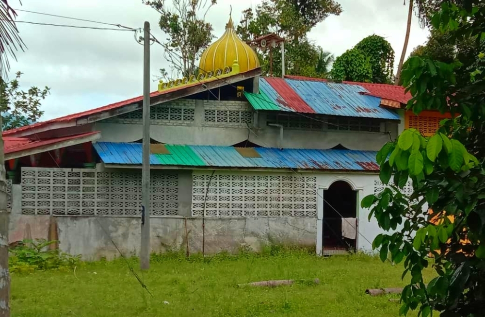 Masjid Mukim Jerimbong berusia 80 tahun di Kuala Balah, Jeli memerlukan dana RM250,000 untuk menaik taraf kemudahan.