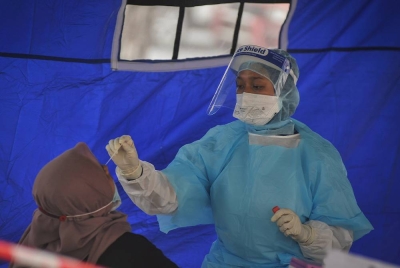 KKM rekod 1,873 kes baharu Covid-19 dengan tiga kematian pada Selasa. - Gambar Bernama