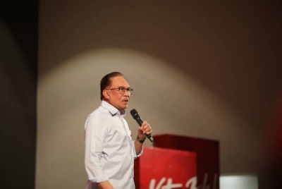 Anwar ketika menyampaikan ucaptama di Konvensyen Harapan di Pusat Konvensyen Ipoh pada Khamis.