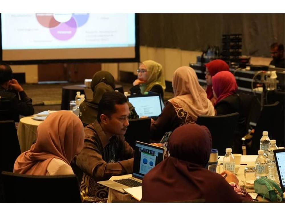 Sebahagian daripada warga kerja KPT yang menyertai Seminar Perancangan Strategik Kajian Separuh Penggal KPT (SPS KPS KPT) 2022, di sini, semalam.
