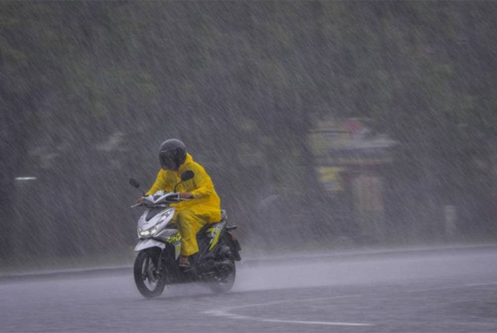 Sepuluh negeri dijangka mengalami cuaca buruk sehingga 7 malam ini. - Foto Bernama