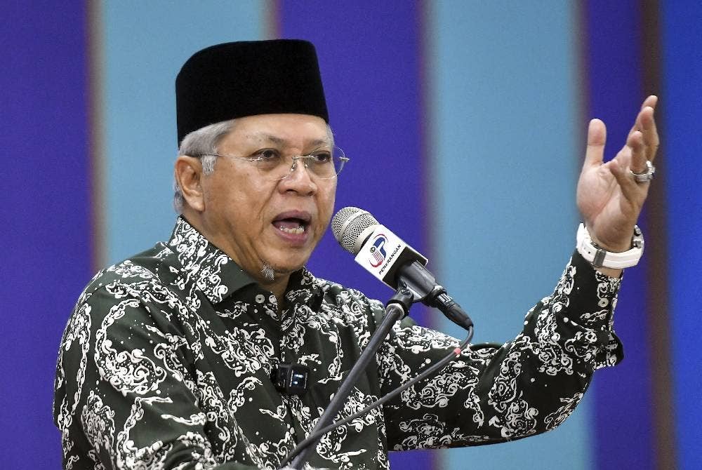 Annuar berucap pada program Jelajah Sepakat atau Komuniti Zon Timur di sini hari ini. - Foto Bernama