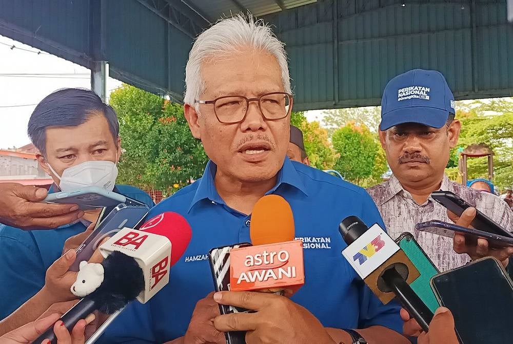 Hamzah ketika bercakap dalam sidang akhbar.