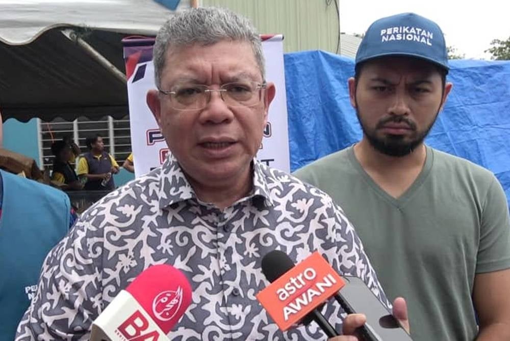 Saifuddin ketika ditemui pemberita selepas program gerai prihatin rakyat peringkat PN Indera Mahkota di sini pada Ahad.