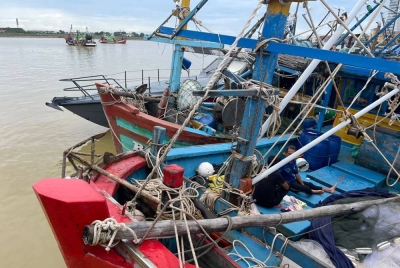 Dua bot nelayan asing Vietnam yang dotahan Maritim pada Sabtu.