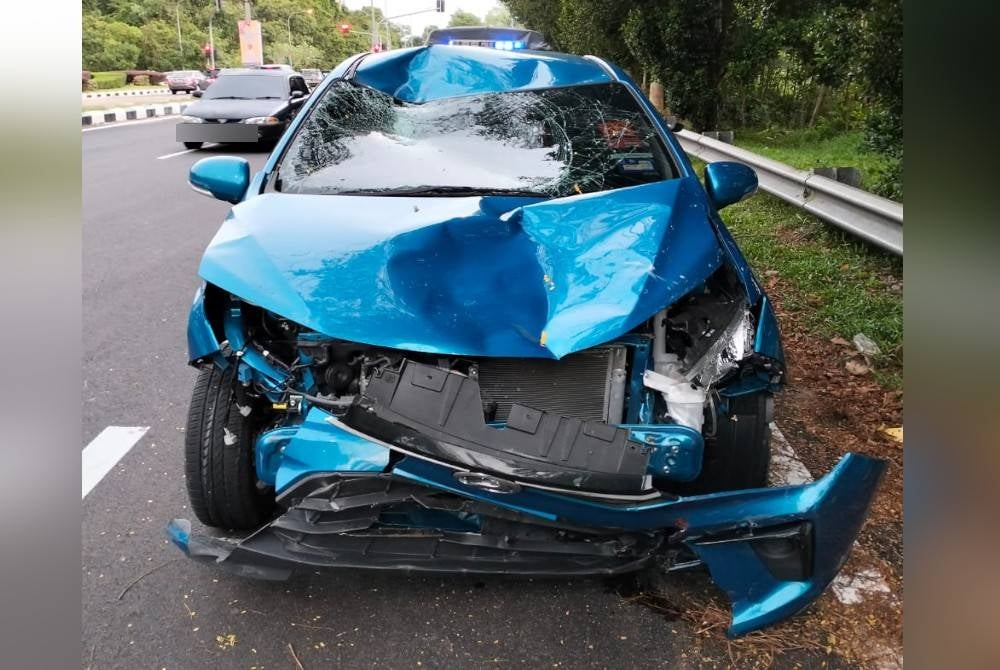 Keadaan Perdoua Bezza yang terlibat kemalangan