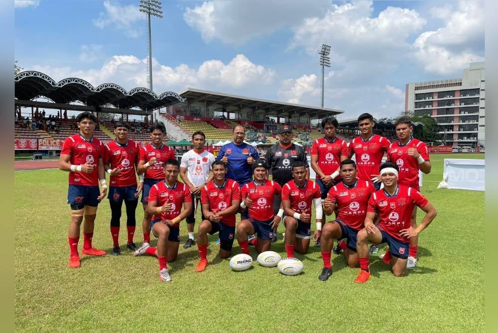 Saizul Hafifi bersama anak buahnya yang menggalas cabaran di Kejohanan Siri 1 ARSS 2022 di Bangkok, Thailand, baru-baru ini.