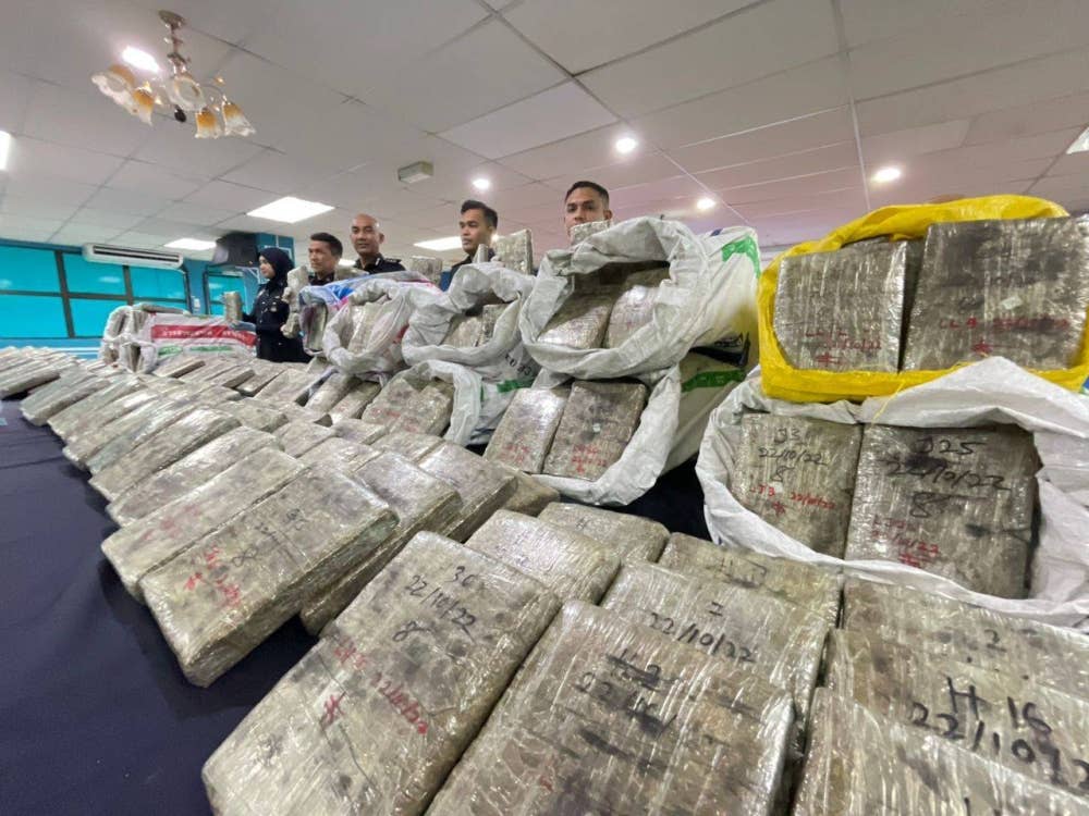 Ganja mampat bernilai RM1.43 juta yang dirampas di Tanjung Bungah pada Sabtu lalu.