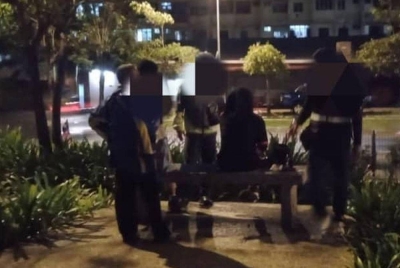 Bahagian Penguatkuasaan JHEAT melakukan pemeriksaan dalam Operasi Pemantauan dan Pencegahan Maksiat.