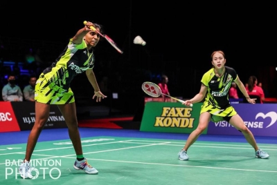 Pearly (kanan) bersama gandingannya Thinaah. - Foto BAM