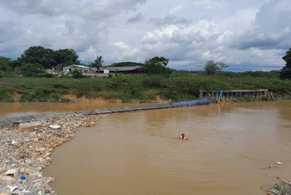 Mangsa ditemui di perangkap sampah Fruit Valleu, Bestari Jaya pada Khamis.
