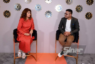 Pengasas Pelindung Khazanah Alam Malaysia (Peka), Puan Seri Shariffa Sabrina Syed Akil semasa Program Kompas Rasuah Busters Edisi Khas PRU15 bertajuk 'Bersampan ketika PRU?' yang dihoskan oleh Sam Ghani disiarkan di platform digital Sinar Harian pada Khamis.