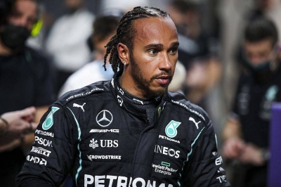 Hamilton berharap dapat menandatangani kontrak baharu bersama Mercedes. - Foto Agensi