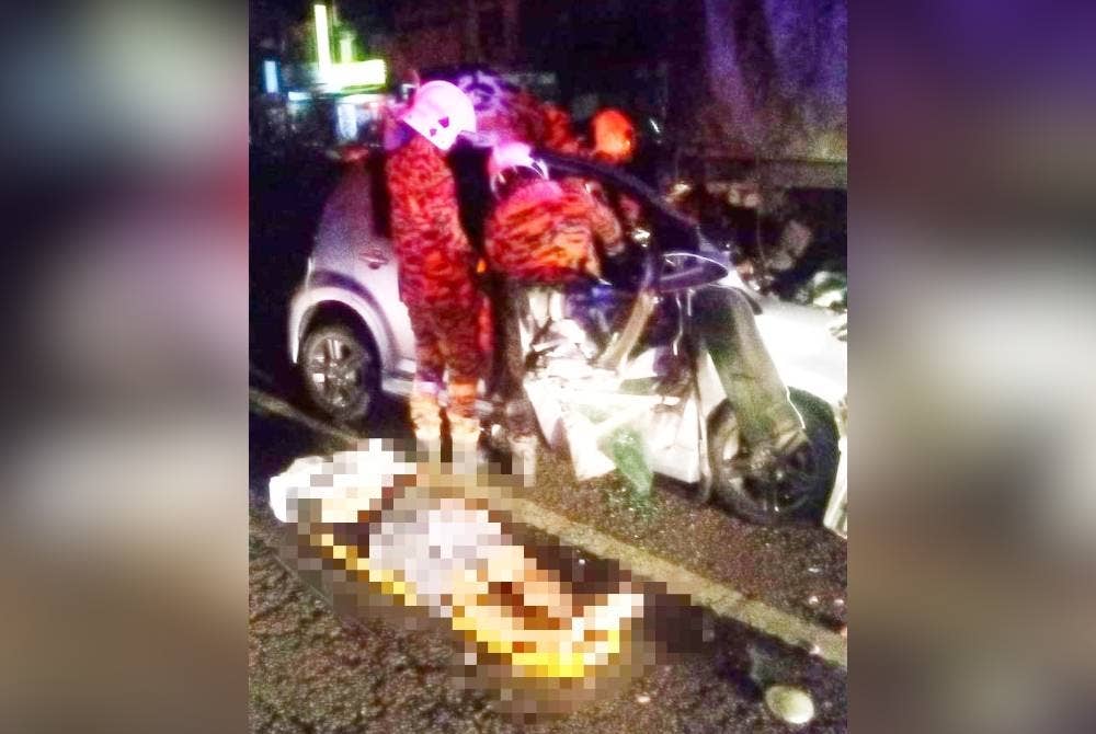 Dua anggota Batalion 8 PGA Pengkalan Chepa maut dalam kemalangan di jalan Rantau Panjang-Pasir Mas pada Sabtu. - Foto Ihsan pembaca