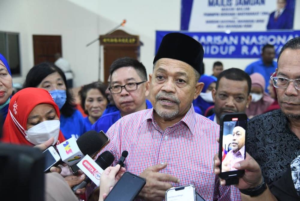 Shahidan ketika bercakap kepada pemberita selepas perjumpaan bersama masyarakat Tiong Hua pada malam Jumaat.