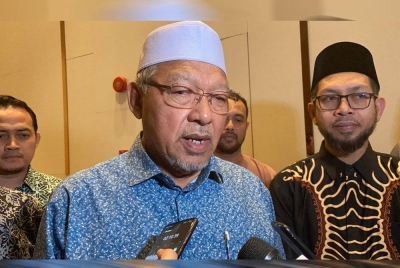 Menteri Besar Kelantan, Datuk Ahmad Yakob ketika ditemui pemberita, pada Jumaat.