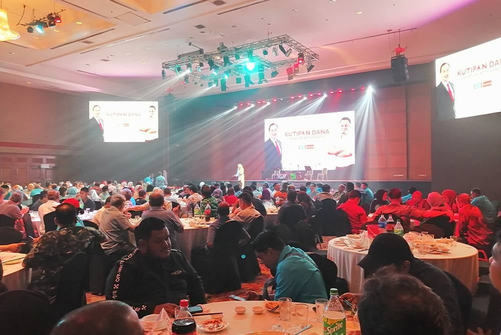 Antara yang hadir pada Majlis Malam Kutipan Dana Keadilan Setiawangsa di Define Grand @Hotel Flamingo Ampang pada Sabtu.