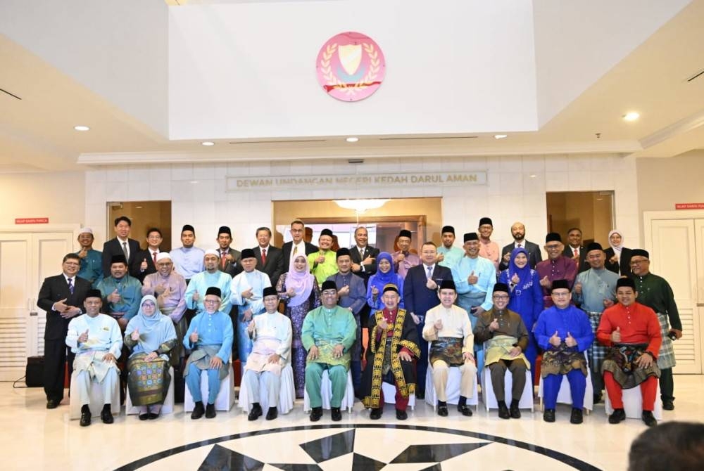 Semua ADUN Kedah bergambar selepas pembentangan Bajet Kedah 2023 di Wisma Darul Aman Alor Setar pada Ahad.