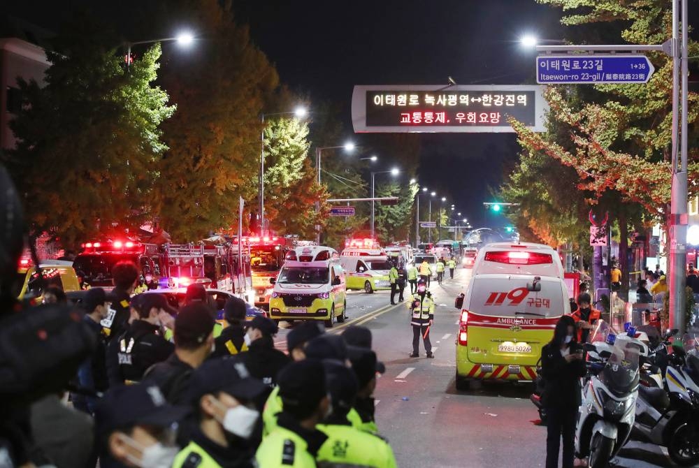 Lebih dari 103 lainnya juga terluka dalam insiden yang terjadi di lereng bukit di Itaewon, Seoul.  - foto Xinhua