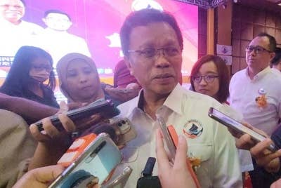 Mohd Shafie ketika ditemui pemberita selepas hadir majlis makan malam 'Reset' Sabah, di Dewan Hakka, Likas.